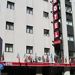 Dom Hotell 2*